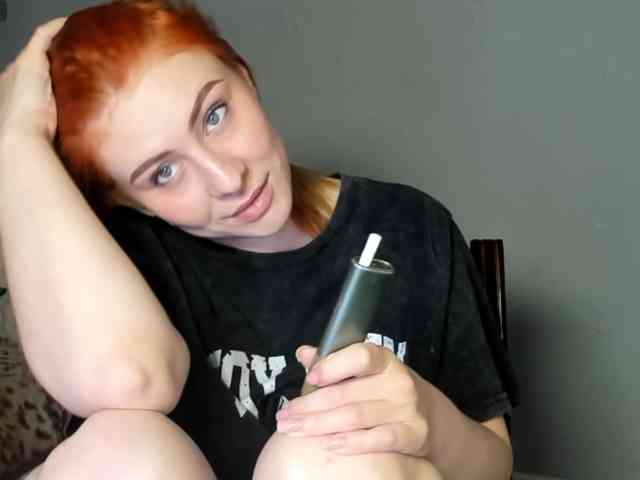 RedheadDevil webcam