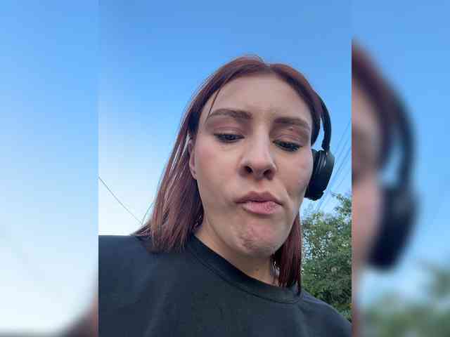 RedheadDevil webcam