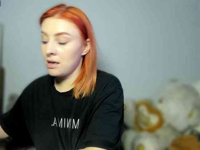 RedheadDevil webcam