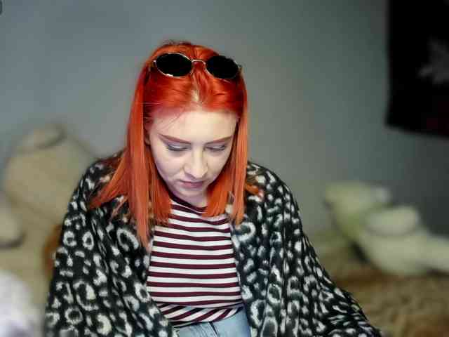 RedheadDevil webcam