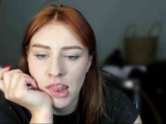 RedheadDevil webcam