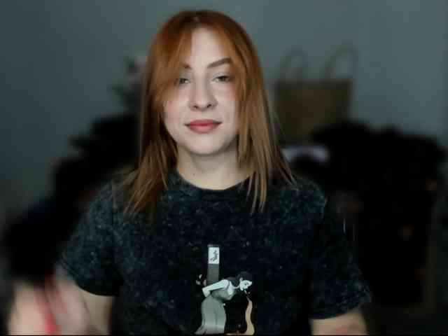 RedheadDevil webcam