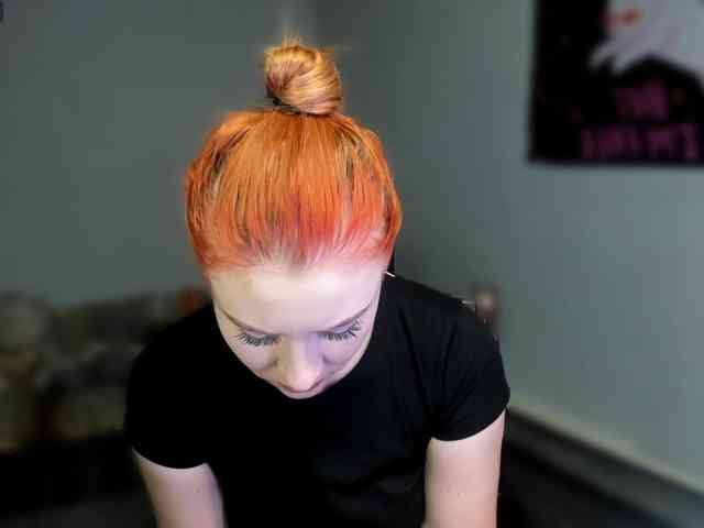RedheadDevil webcam