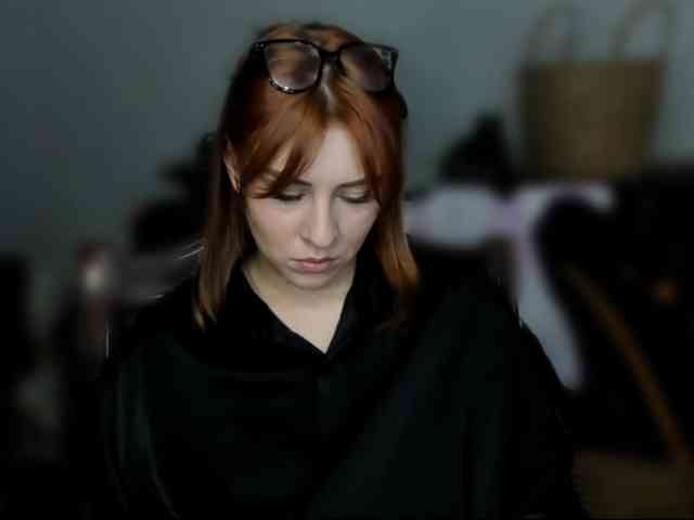 RedheadDevil webcam