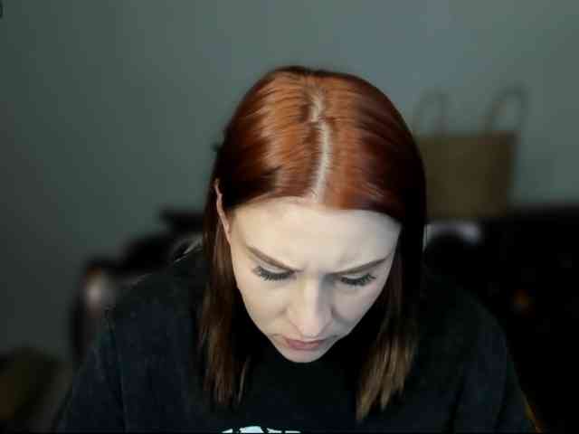 RedheadDevil webcam