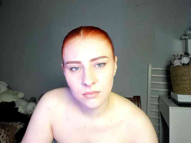 RedheadDevil webcam