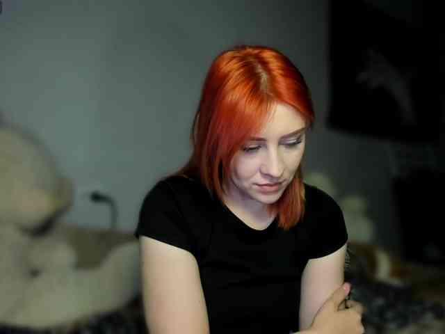 RedheadDevil webcam
