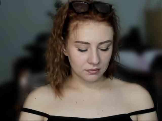 RedheadDevil webcam