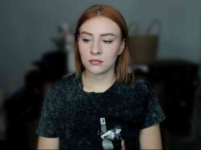 RedheadDevil webcam