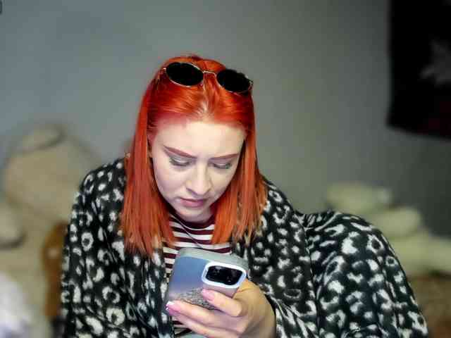 RedheadDevil webcam