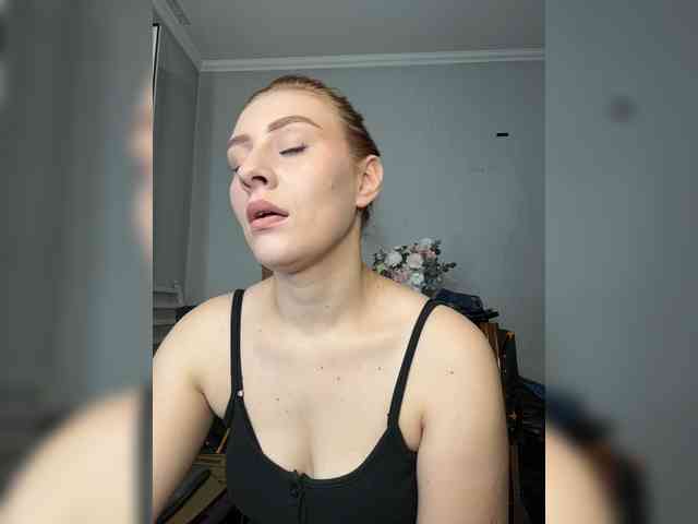 RedheadDevil webcam