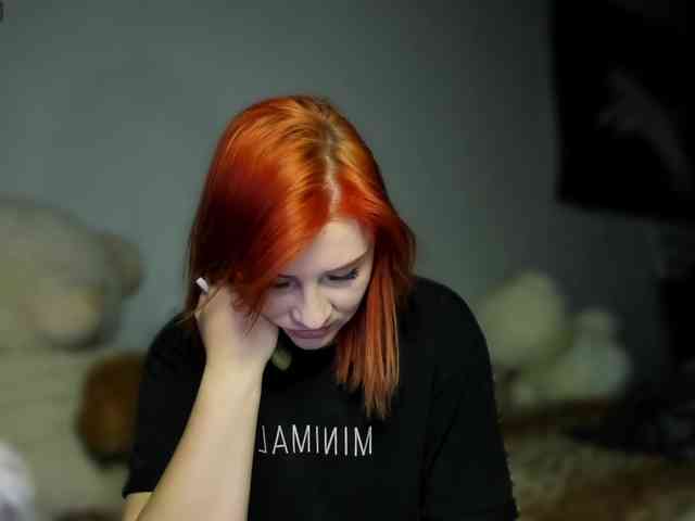 RedheadDevil webcam