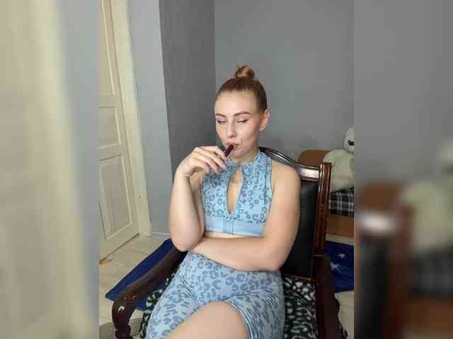 RedheadDevil webcam