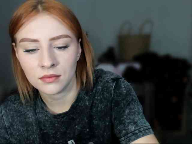RedheadDevil webcam