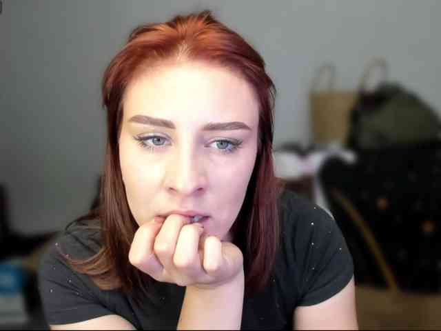 RedheadDevil webcam