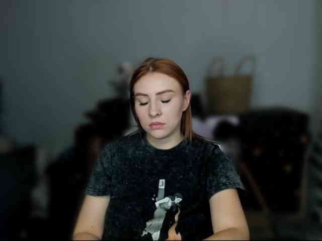 RedheadDevil webcam