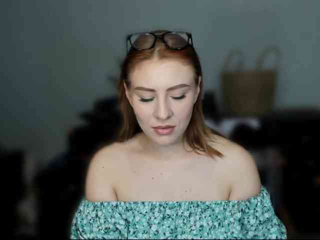 RedheadDevil webcam