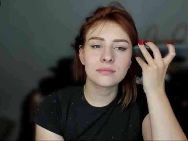 RedheadDevil webcam