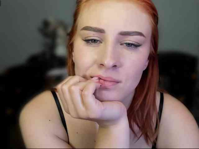 RedheadDevil webcam