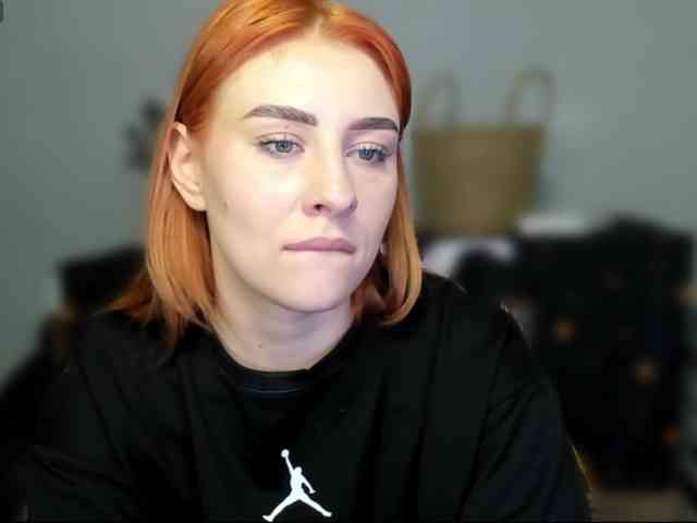 RedheadDevil webcam