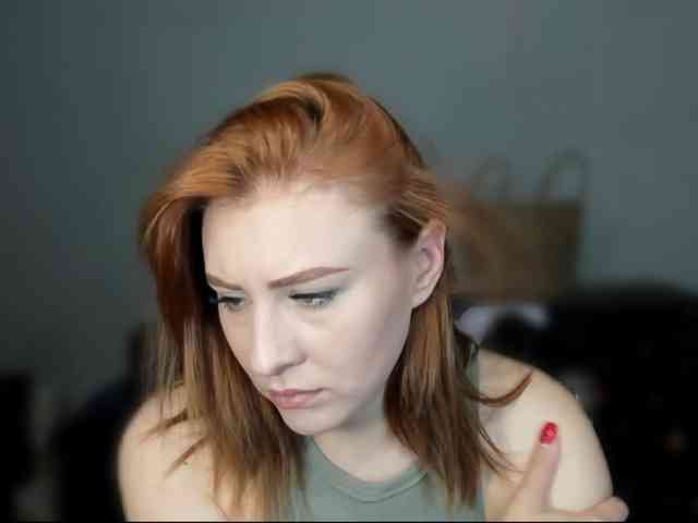 RedheadDevil webcam