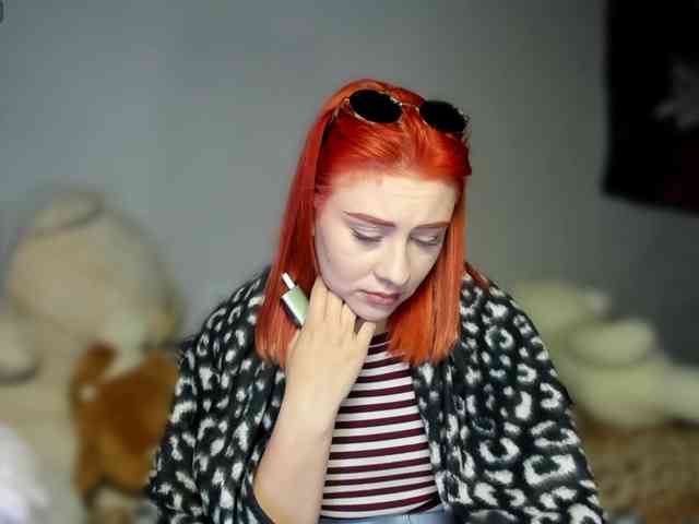 RedheadDevil webcam