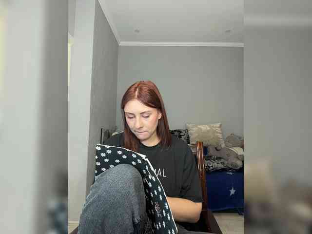 RedheadDevil webcam