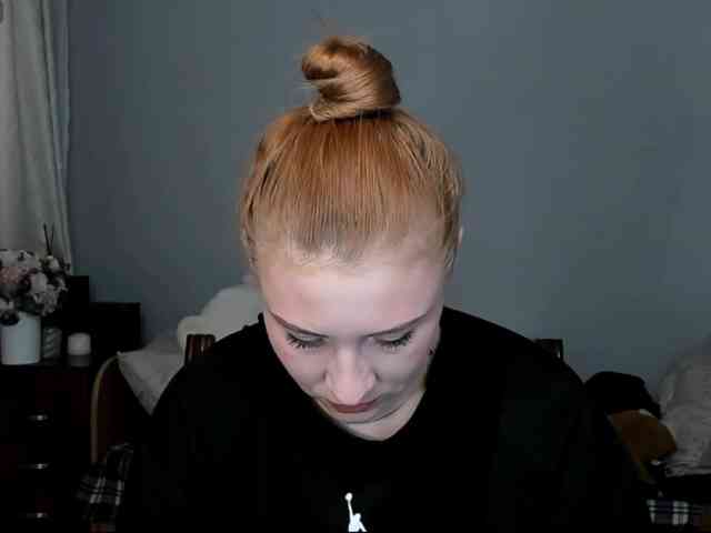 RedheadDevil webcam