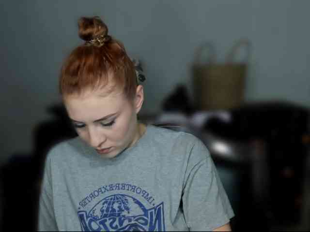 RedheadDevil webcam