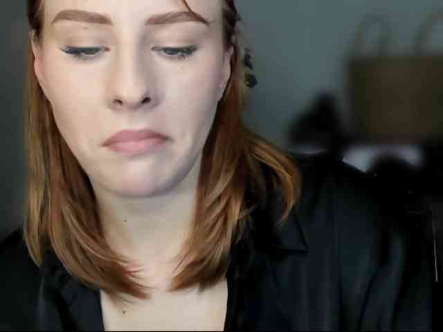 RedheadDevil webcam