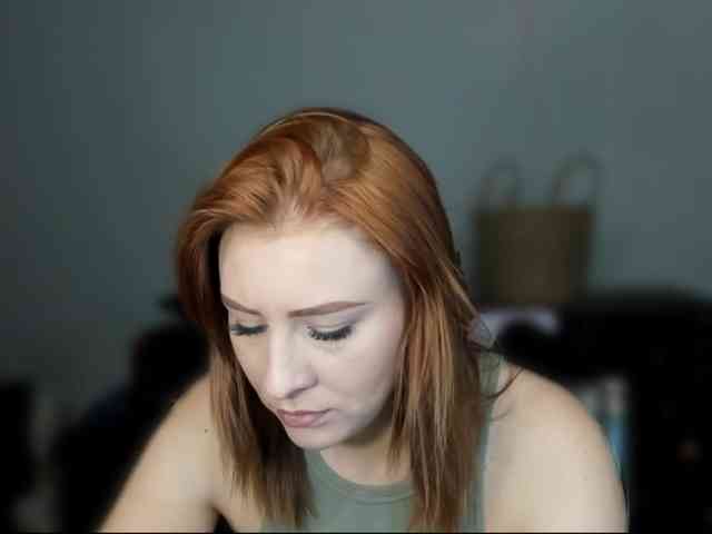 RedheadDevil webcam