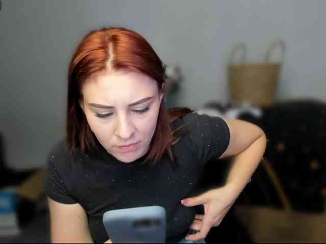 RedheadDevil webcam