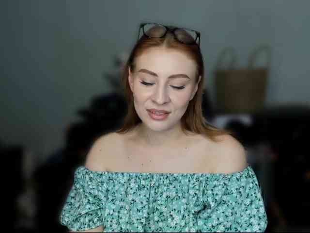 RedheadDevil webcam