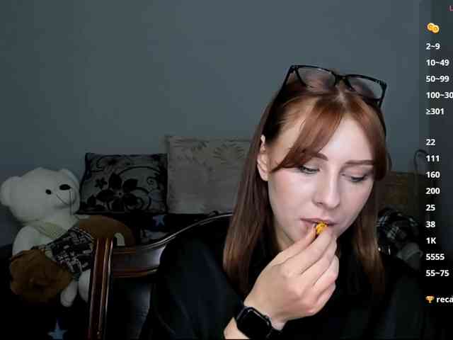 RedheadDevil webcam