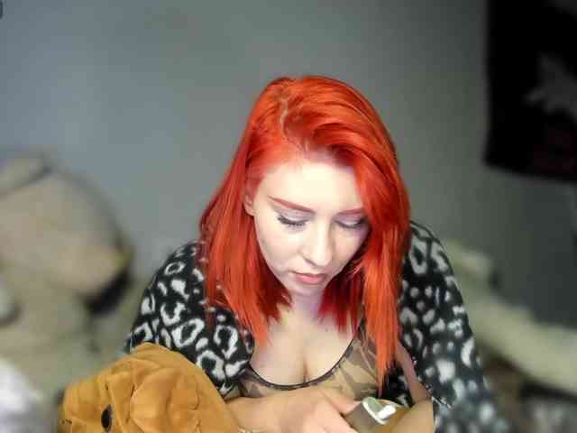RedheadDevil webcam