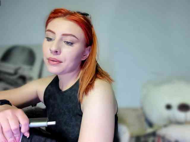 RedheadDevil webcam