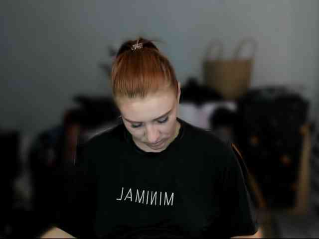 RedheadDevil webcam