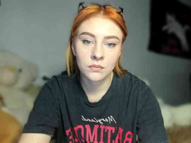 RedheadDevil webcam