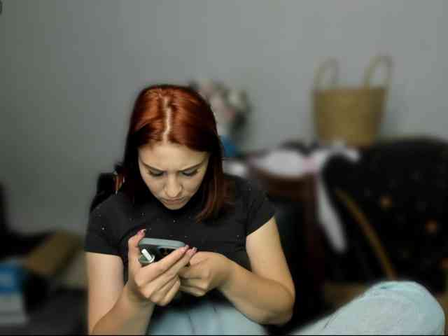 RedheadDevil webcam