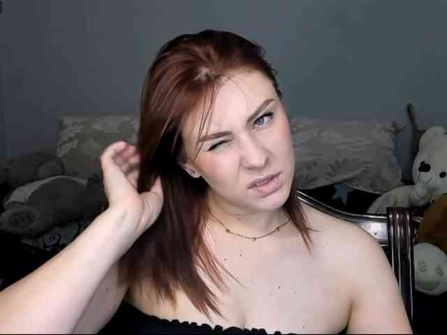 RedheadDevil webcam