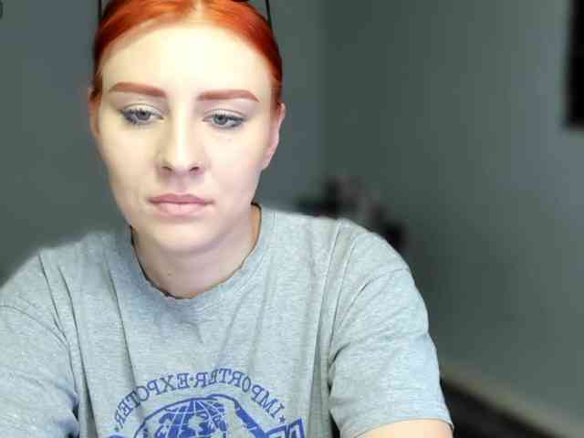 RedheadDevil webcam