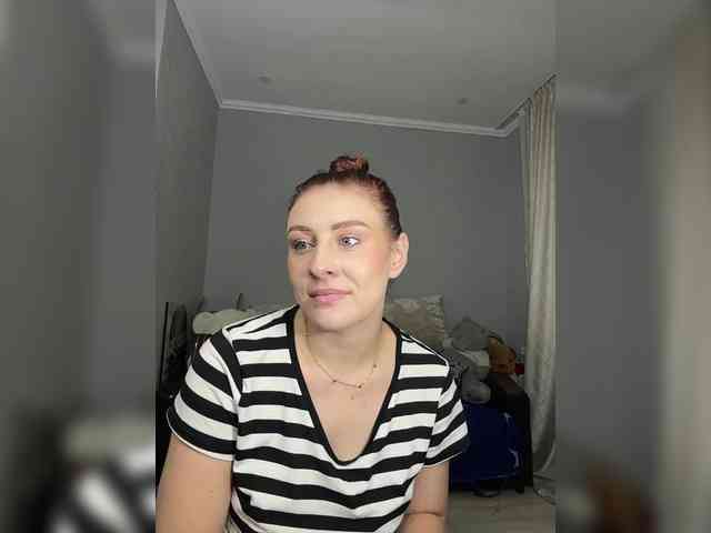 RedheadDevil webcam