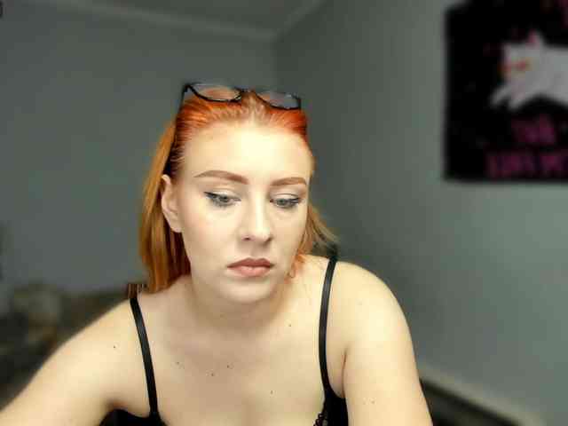 RedheadDevil webcam