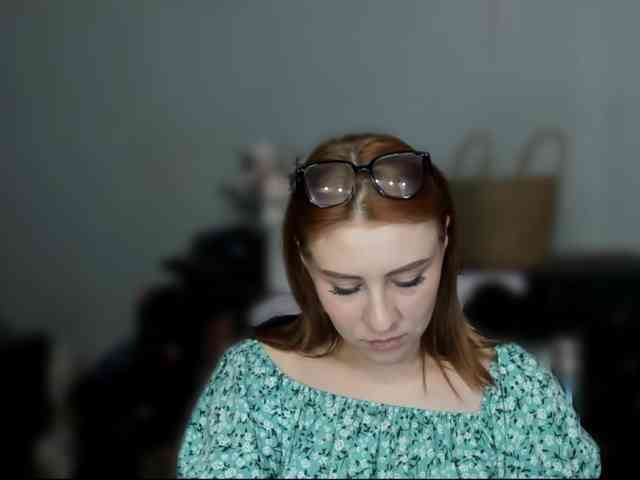 RedheadDevil webcam