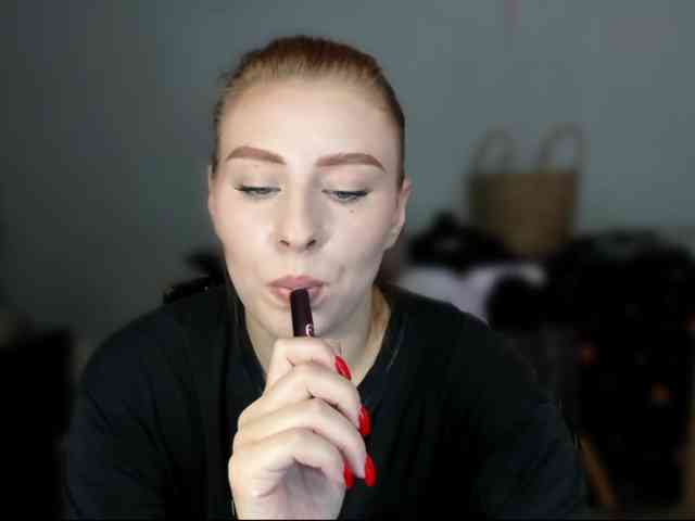 RedheadDevil webcam