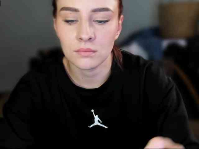 RedheadDevil webcam