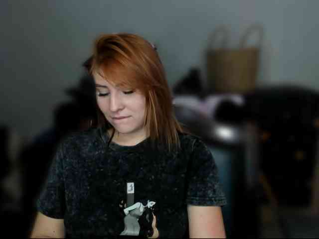 RedheadDevil webcam