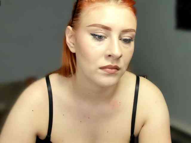 RedheadDevil webcam