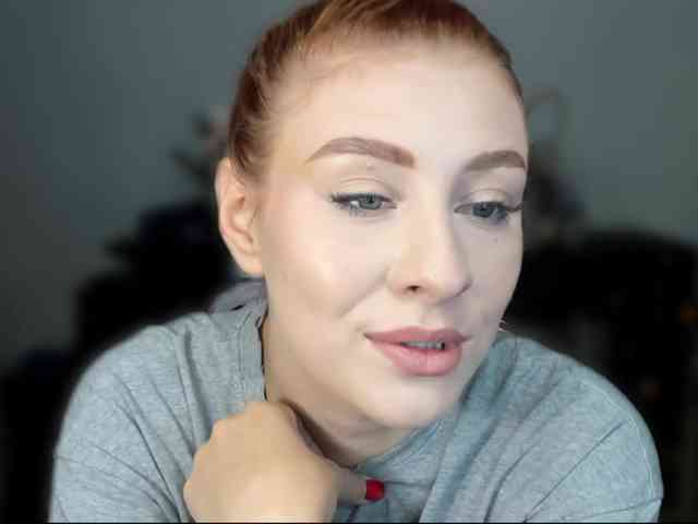 RedheadDevil webcam