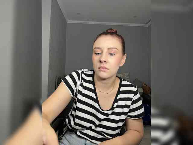 RedheadDevil webcam